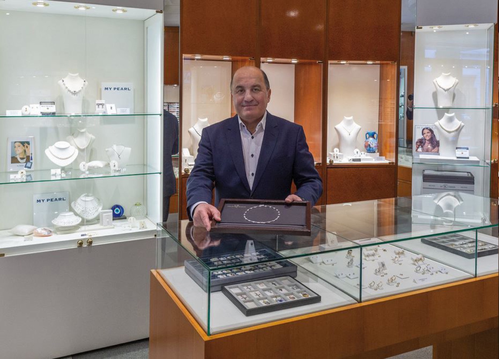 Schmuckauslage bei Juwelier Sarikow